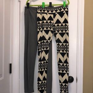 LuLaRoe OS 2 piece set of leggings. Super soft